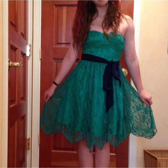 Urban Outfitters ThistlePearl Green Lace Strapless Dress Size 4 - Picture 2 of 7